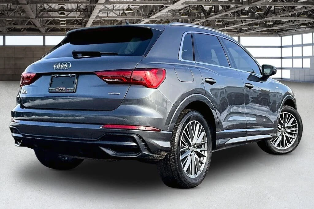 Audi Q3  Premium Plus* S Line* АвтоКредит * (ЦЕНА ДО БГ), снимка 2 - Автомобили и джипове - 54486034