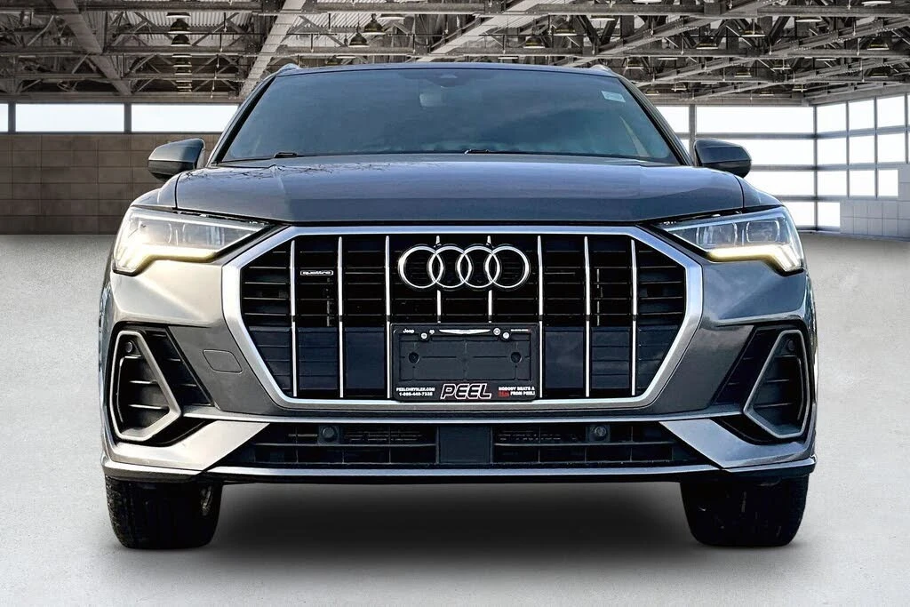 Audi Q3  Premium Plus* S Line* АвтоКредит * (ЦЕНА ДО БГ), снимка 5 - Автомобили и джипове - 54486034