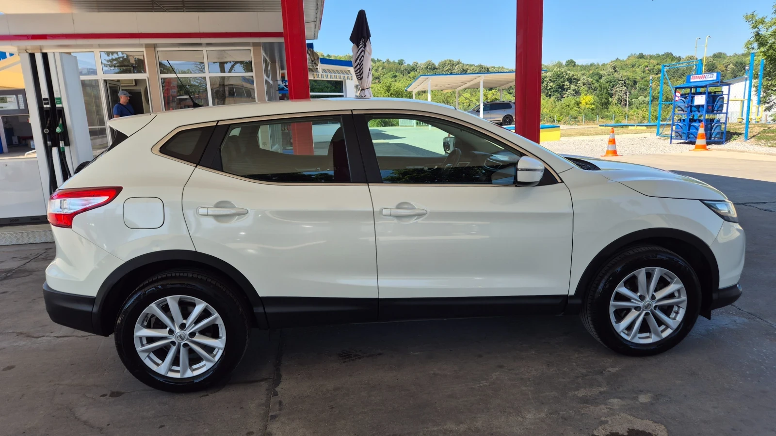 Nissan Qashqai 1.6 D АВТОМАТИК* ФЕЙСЛИФТ* ЕВРО6, снимка 7 - Автомобили и джипове - 55450837