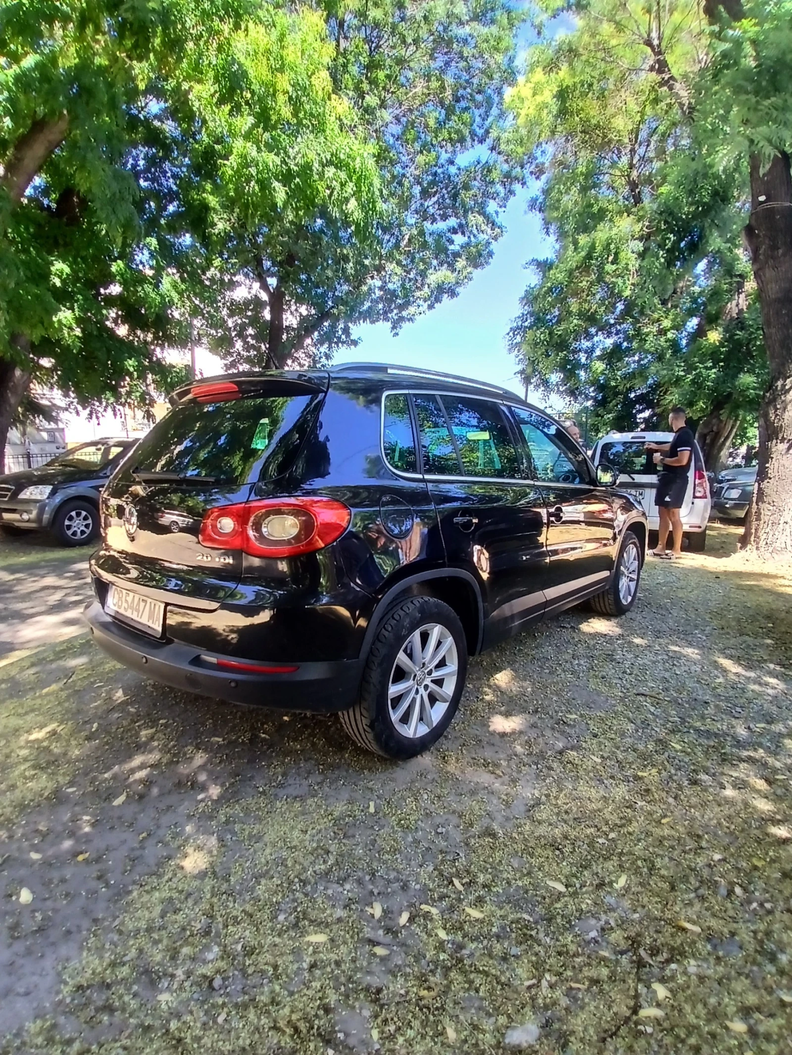 VW Tiguan 2.0 TDI 4x4, снимка 2 - Автомобили и джипове - 55796122