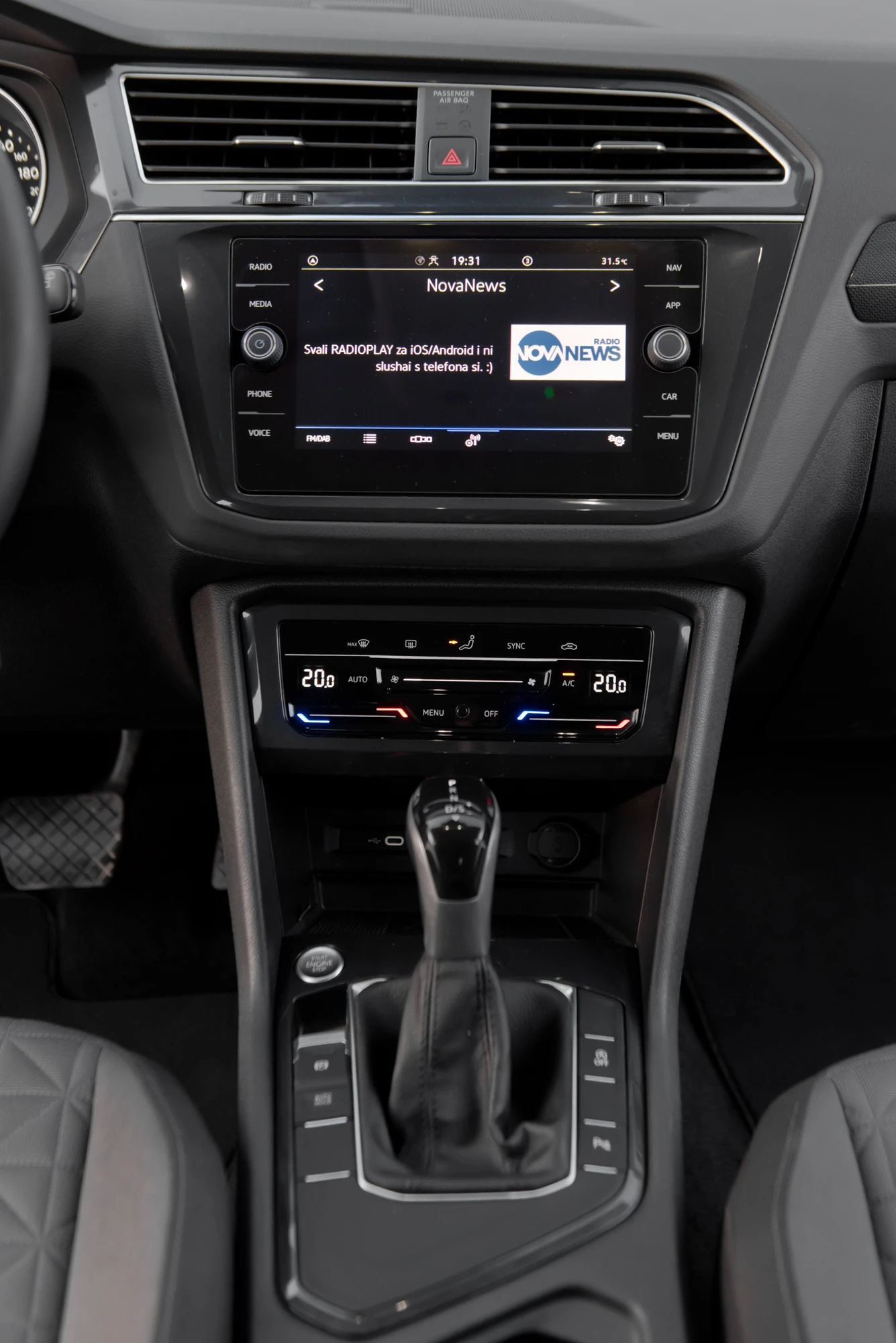 VW Tiguan 1.5T Facelift, снимка 16 - Автомобили и джипове - 55943681