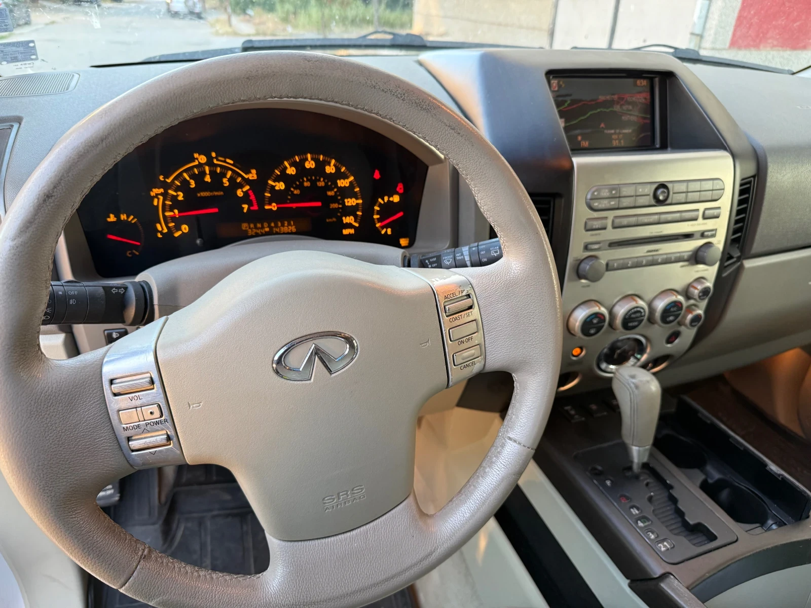 Infiniti QX56, снимка 5 - Автомобили и джипове - 56273015