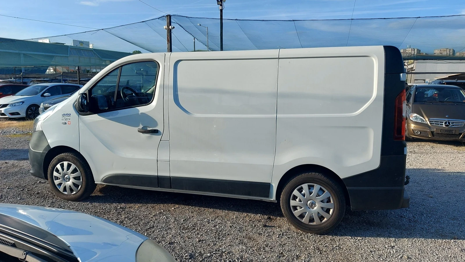 Nissan NV300 1.6-DCI/122кс/6 скорост/Теглич Климатик/2 Ключа , снимка 5 - Бусове и автобуси - 54671982