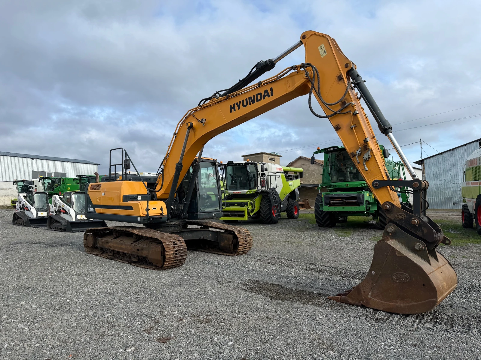 Багер Hyundai HX 220 L ЛИЗИНГ