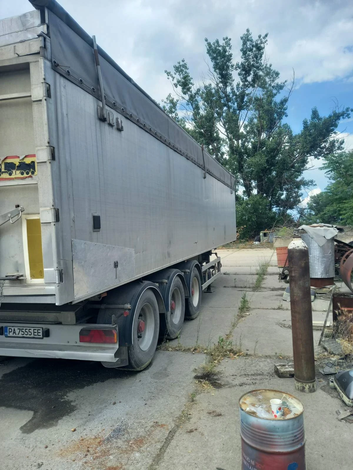 Полуремарке Benalu Електрическа хидравлика, снимка 4 - Ремаркета - 54809303