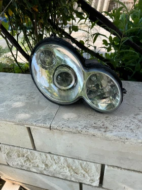 Десен фар за Мерцедес C - купе, снимка 1