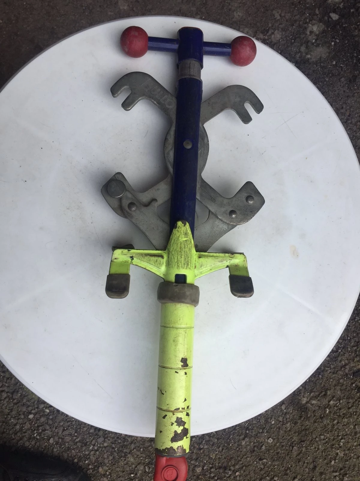   BULLOCK | Mobile.bg   1