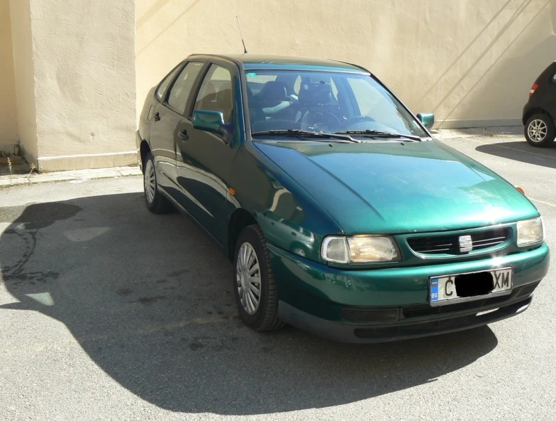 Seat Cordoba, снимка 11 - Автомобили и джипове - 47591956