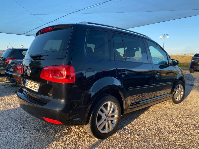 VW Touran 1.6TDi, Comfort, ПАНОРАМА, ПАРКТР, ТЕМПОМАТ, снимка 4 - Автомобили и джипове - 47595360