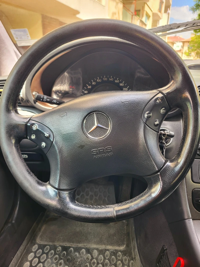 Mercedes-Benz C 220 CDI Avantgarde, снимка 9 - Автомобили и джипове - 51957132