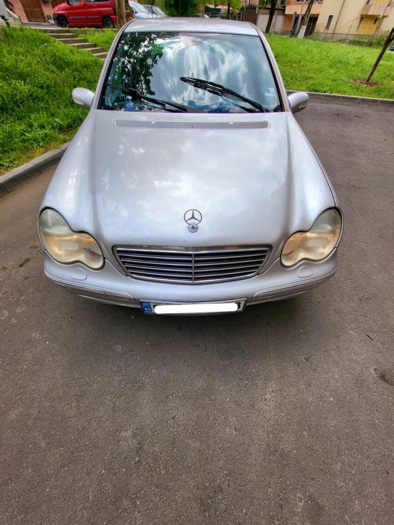 Mercedes-Benz C 220 CDI Avantgarde, снимка 4 - Автомобили и джипове - 51957132