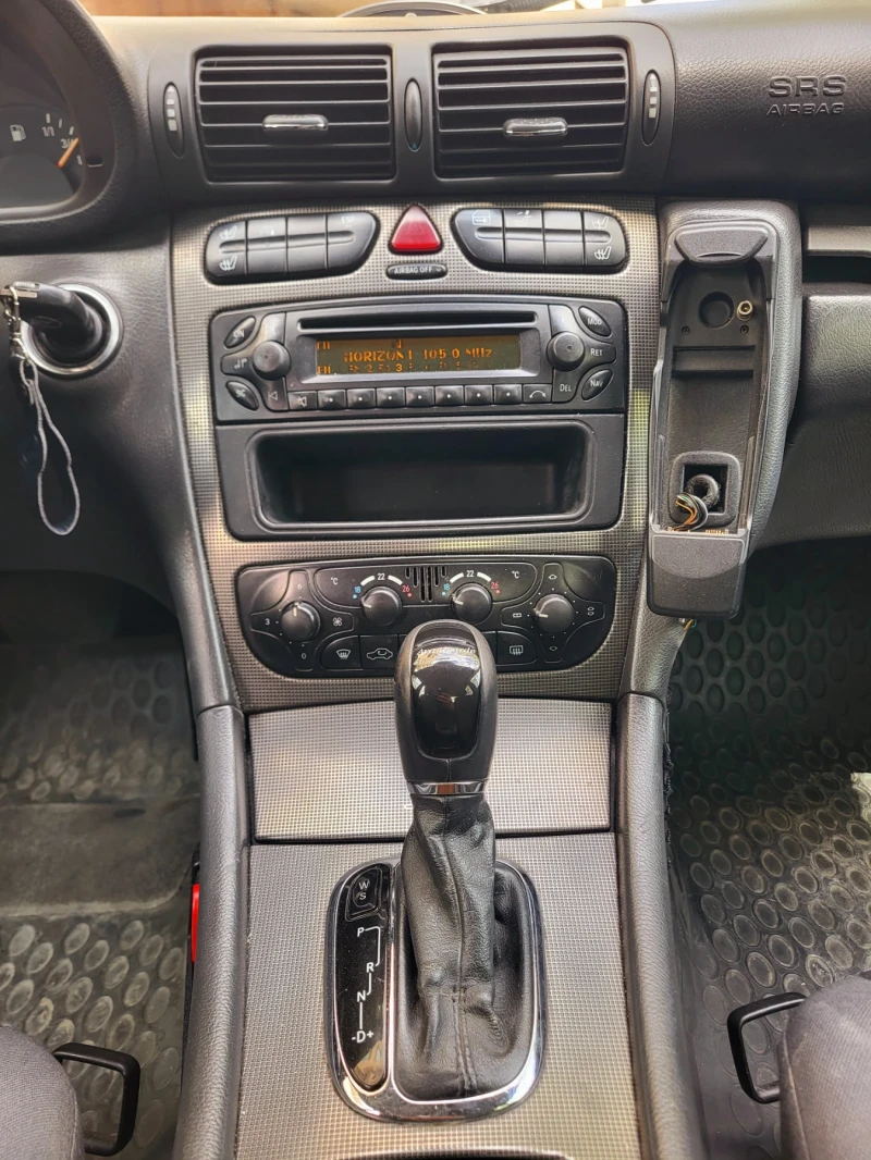 Mercedes-Benz C 220 CDI Avantgarde, снимка 10 - Автомобили и джипове - 51957132