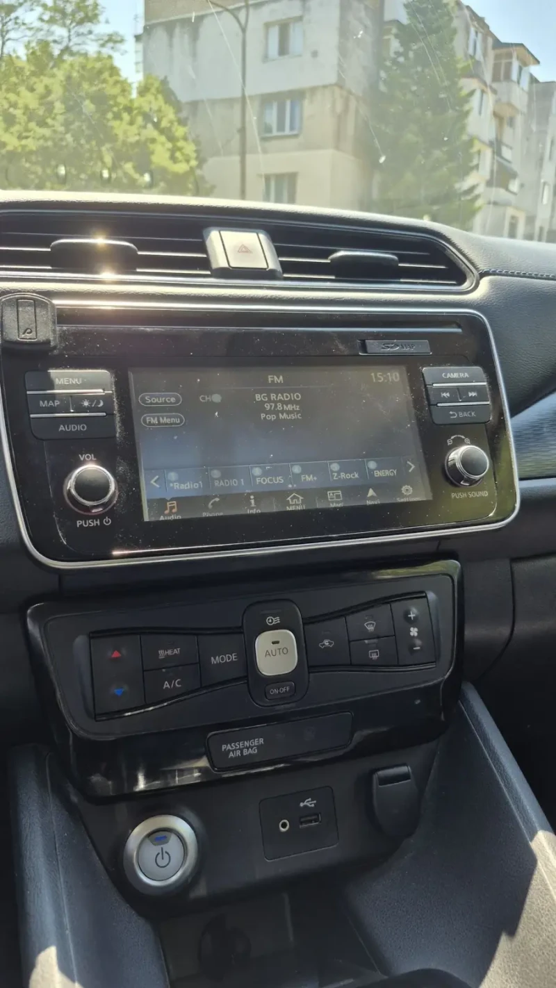 Nissan Leaf , снимка 7 - Автомобили и джипове - 51984665