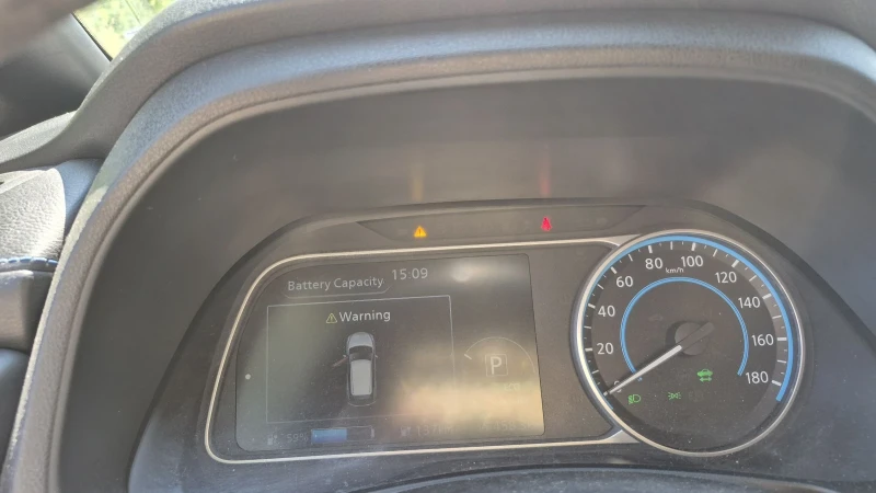 Nissan Leaf , снимка 5 - Автомобили и джипове - 51984665