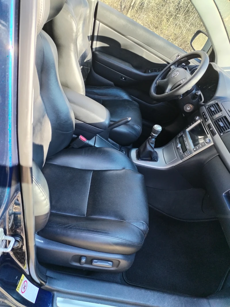 Toyota Avensis 2.0 D4D / 126 hp Facelift, снимка 9 - Автомобили и джипове - 52419625