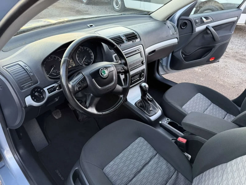 Skoda Octavia, снимка 12 - Автомобили и джипове - 53157077