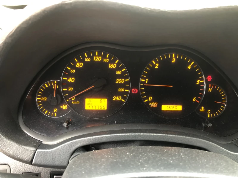 Toyota Avensis D4D 116к.с, снимка 7 - Автомобили и джипове - 53476789