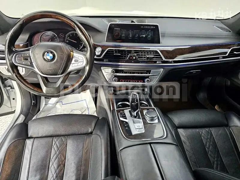 BMW 750 XDRIVE | BOWER&WILKINS | DVD, снимка 5 - Автомобили и джипове - 55930058