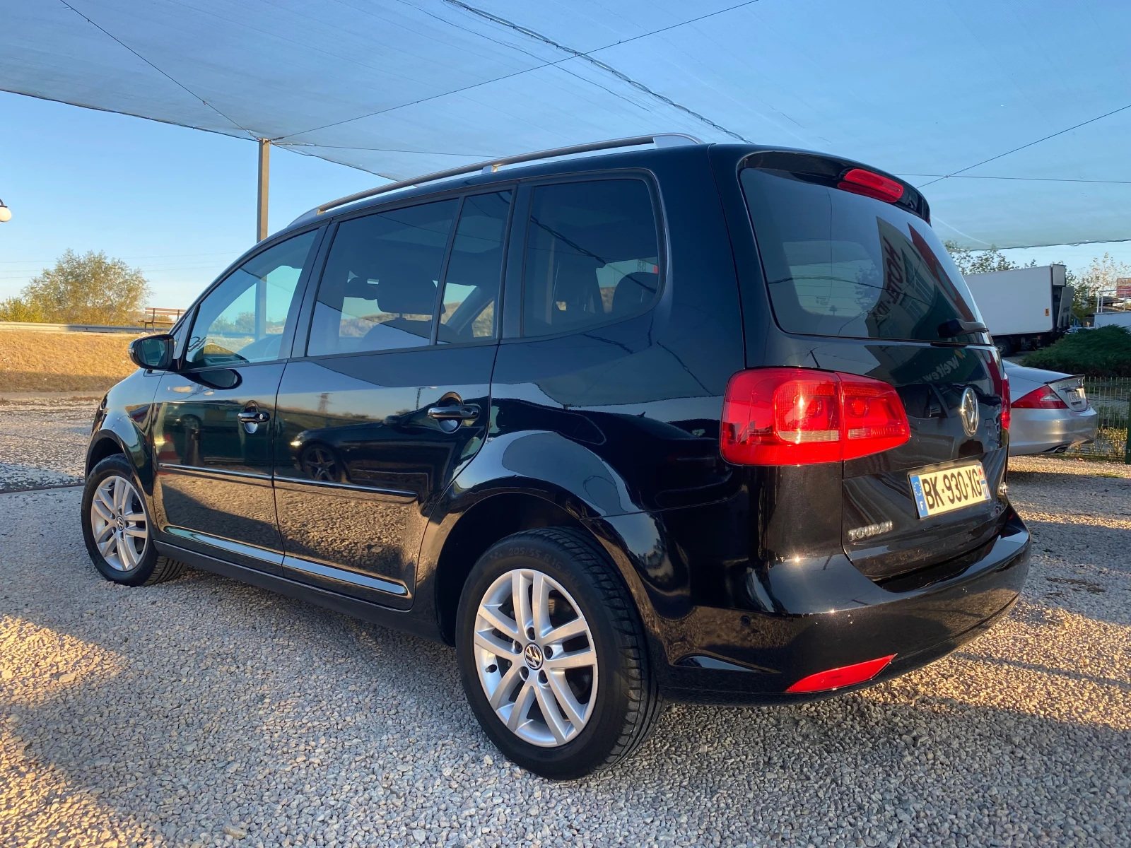 VW Touran 1.6TDi, Comfort, ПАНОРАМА, ПАРКТР, ТЕМПОМАТ - изображение 6