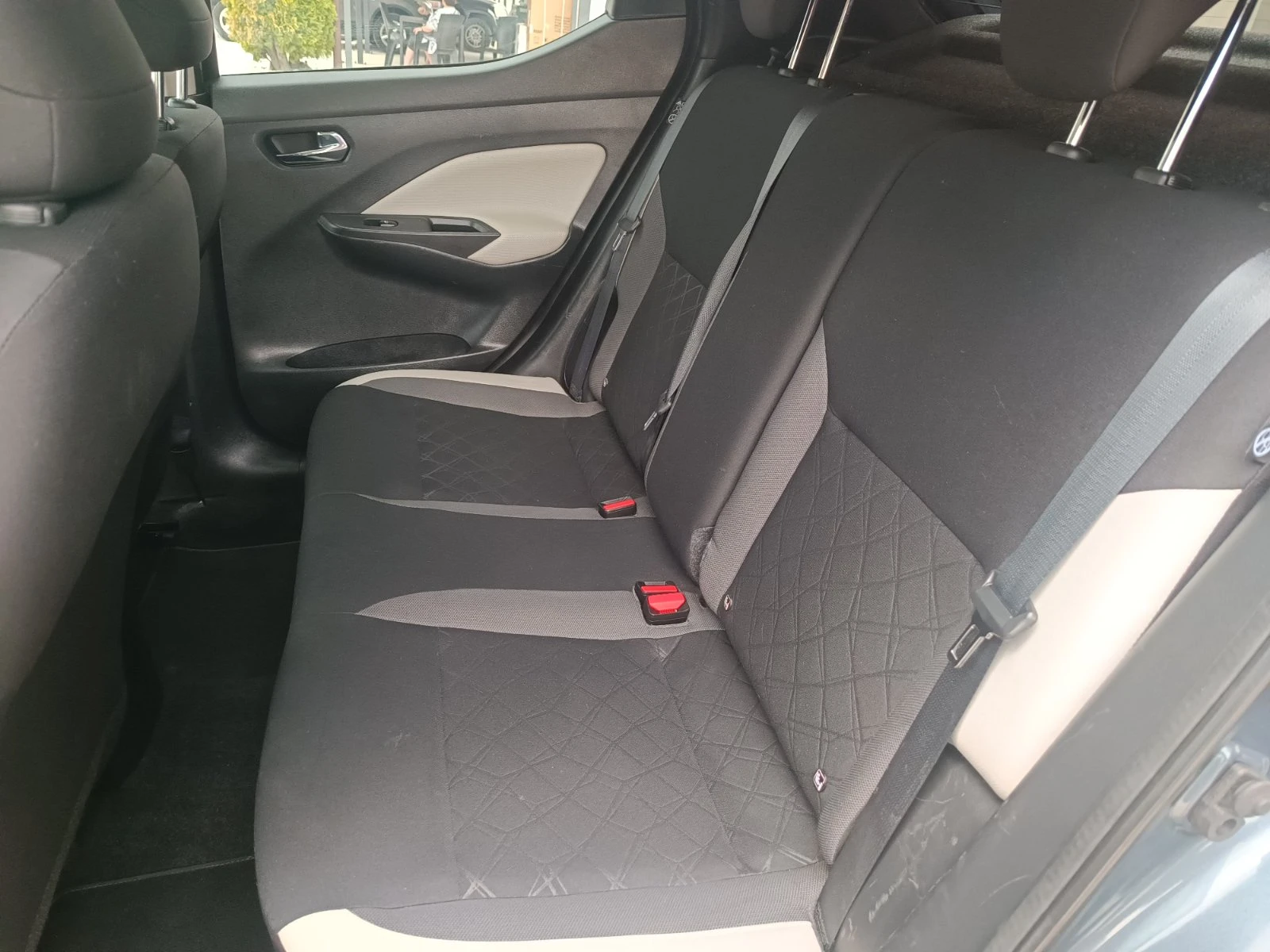 Nissan Micra 1.0 i - изображение 9