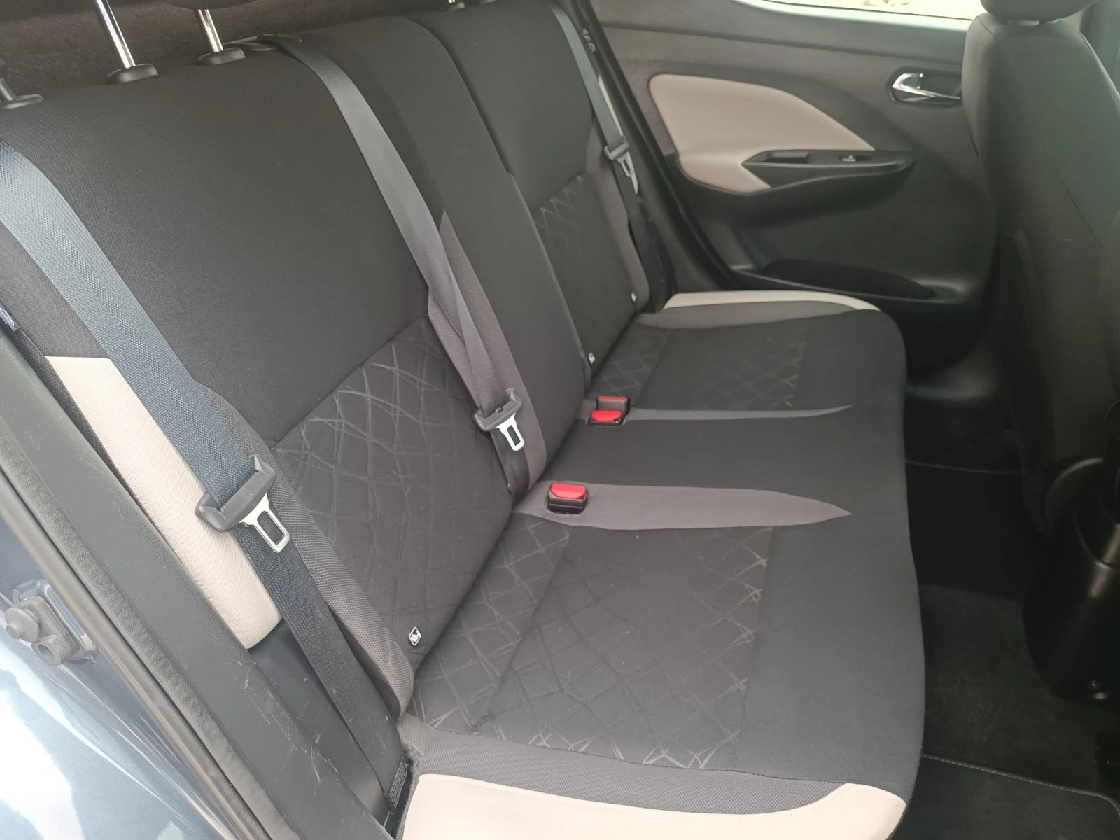 Nissan Micra 1.0 i - изображение 10