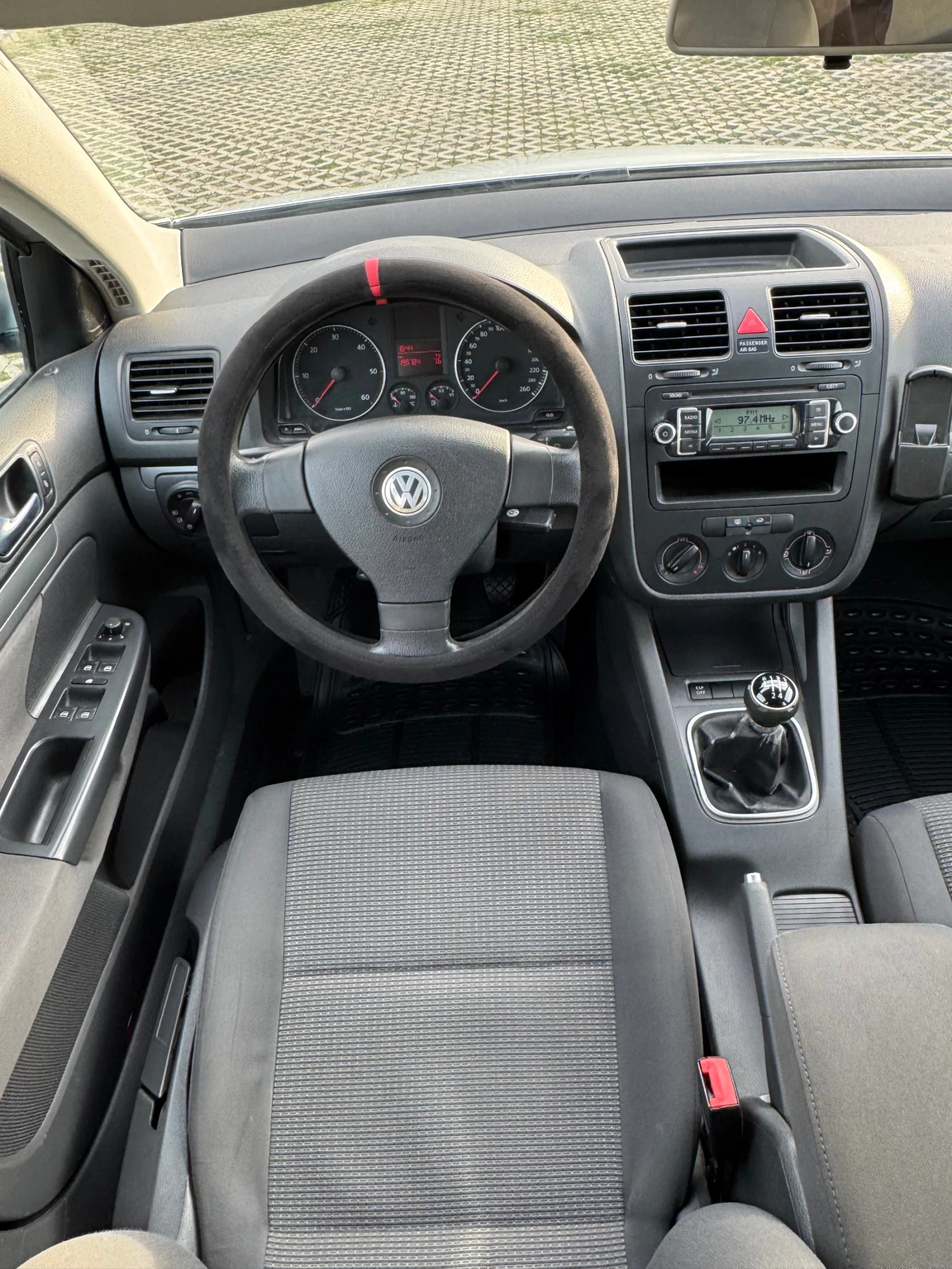 VW Golf 1.9 105 к.с 2009 - изображение 9