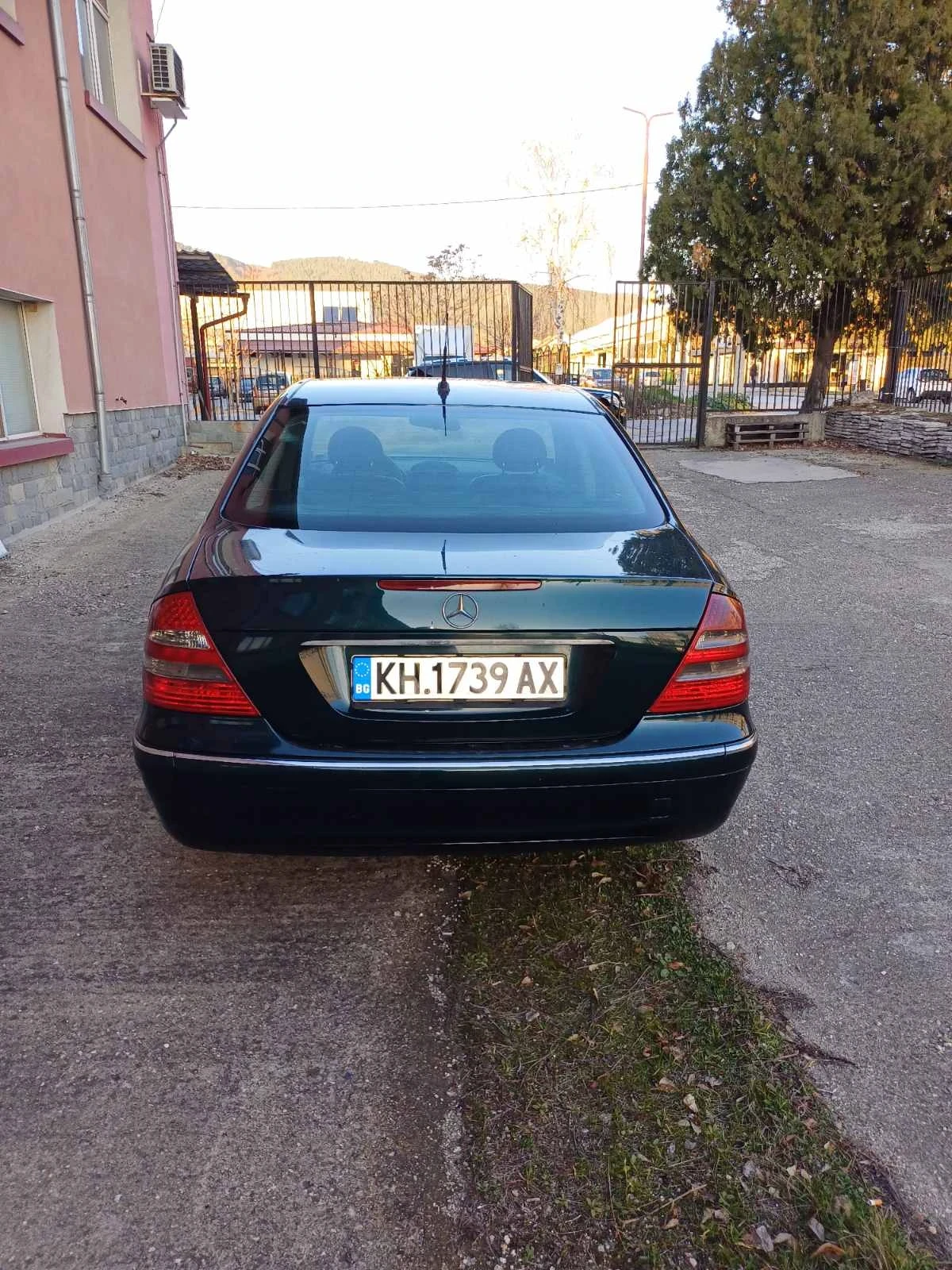 Mercedes-Benz E 220  - изображение 4