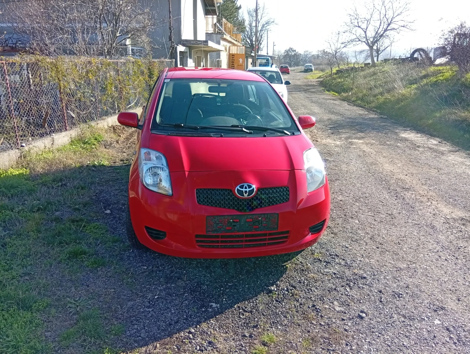 Toyota Yaris  - изображение 10