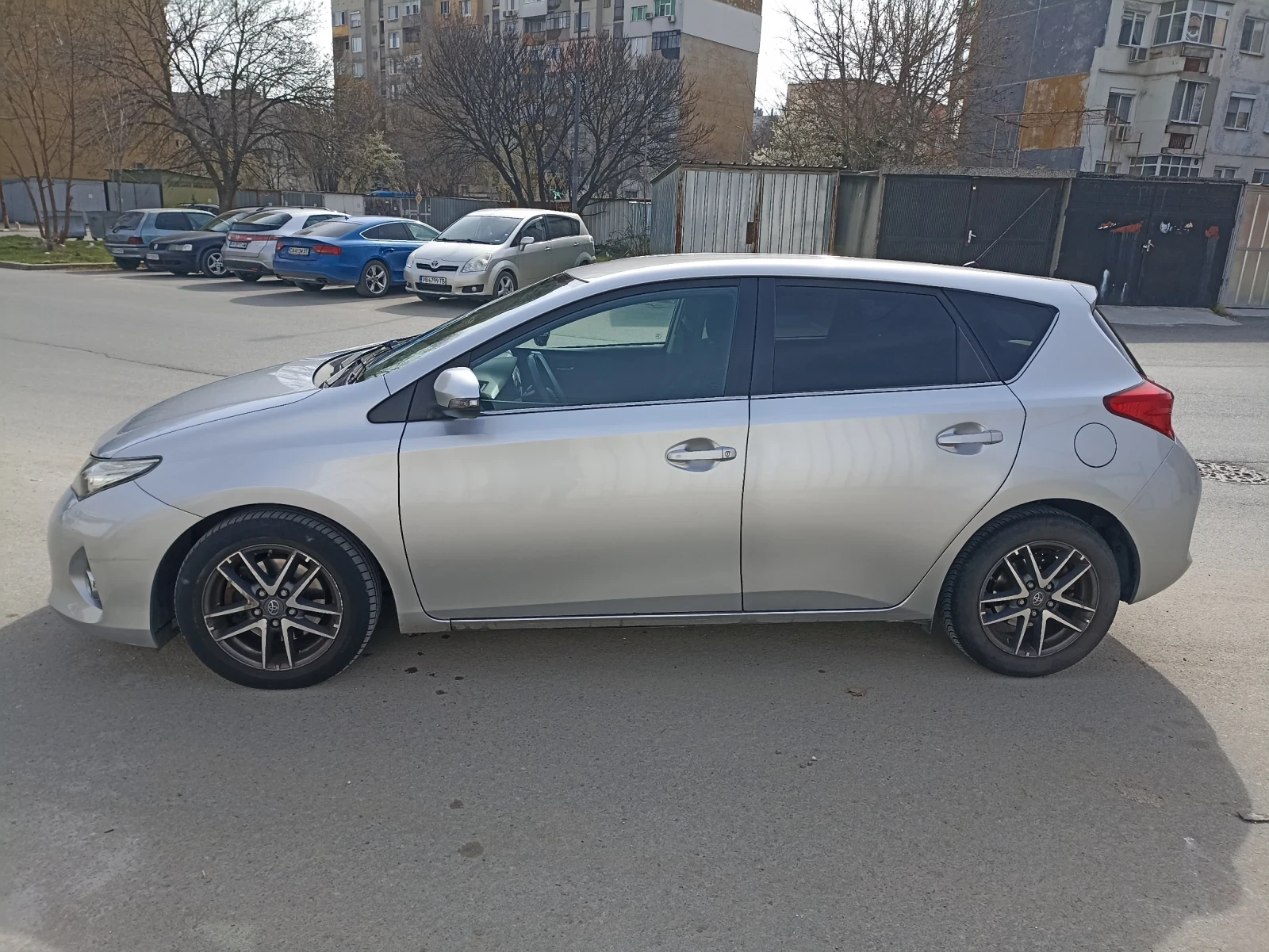 Toyota Auris 2.0d, снимка 5 - Автомобили и джипове - 53817697