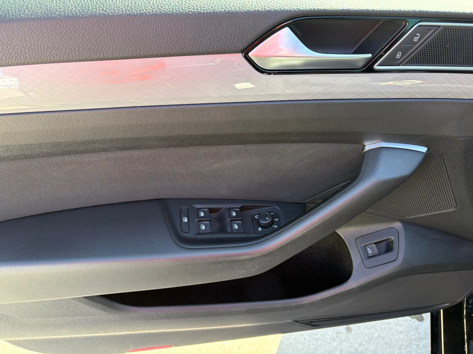 VW Passat 2.0TDI DSG Business 100k km, снимка 9 - Автомобили и джипове - 53894617