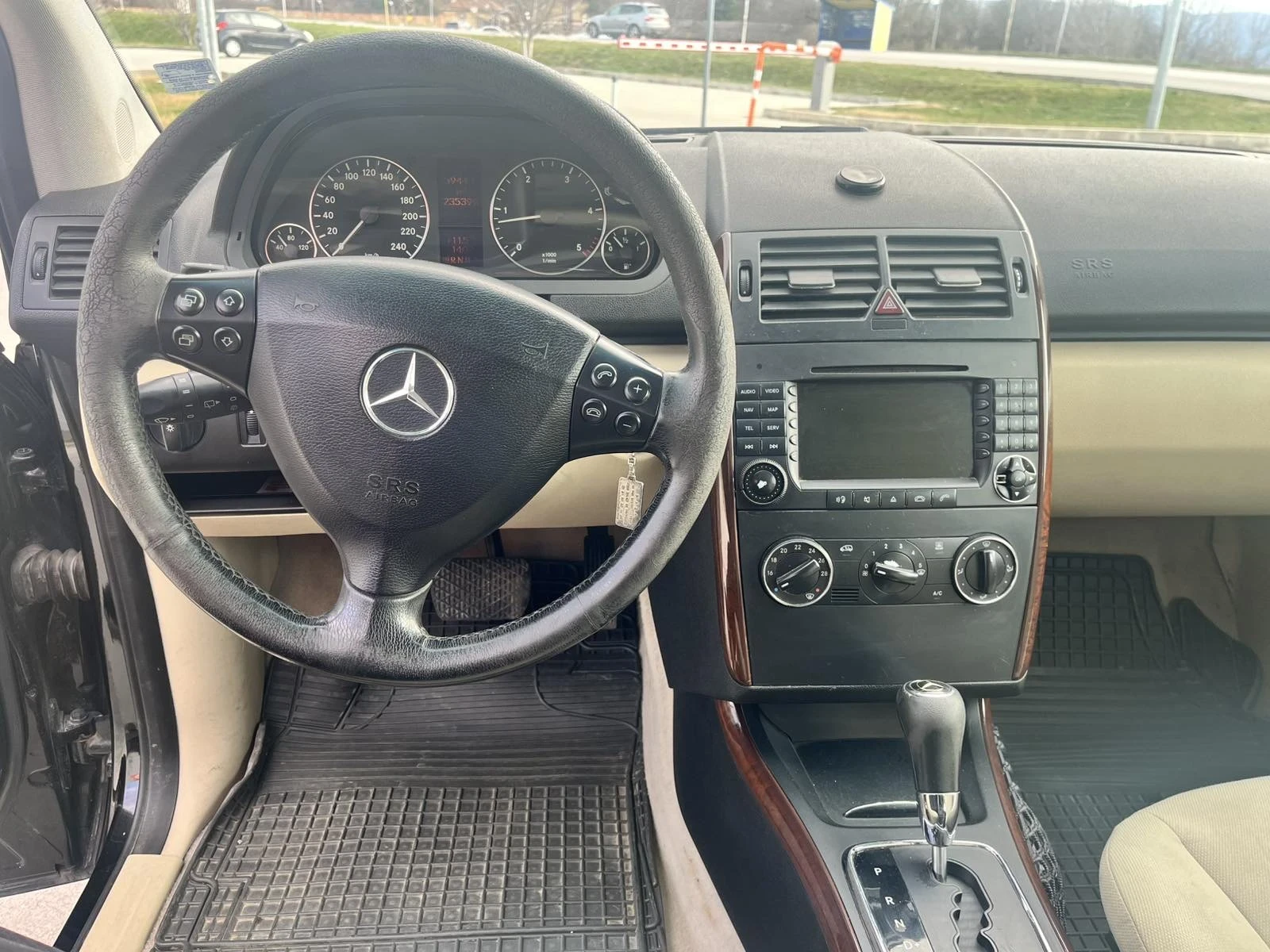 Mercedes-Benz A 200 2.0D, снимка 8 - Автомобили и джипове - 53937849