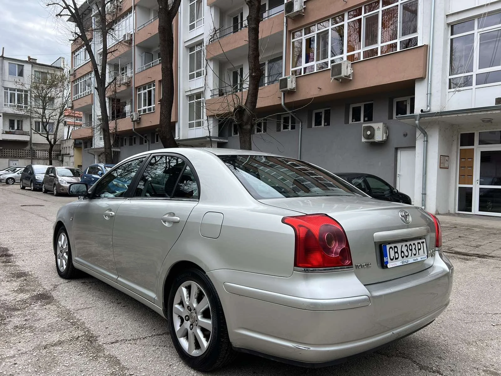 Toyota Avensis 2.0, снимка 3 - Автомобили и джипове - 54061815