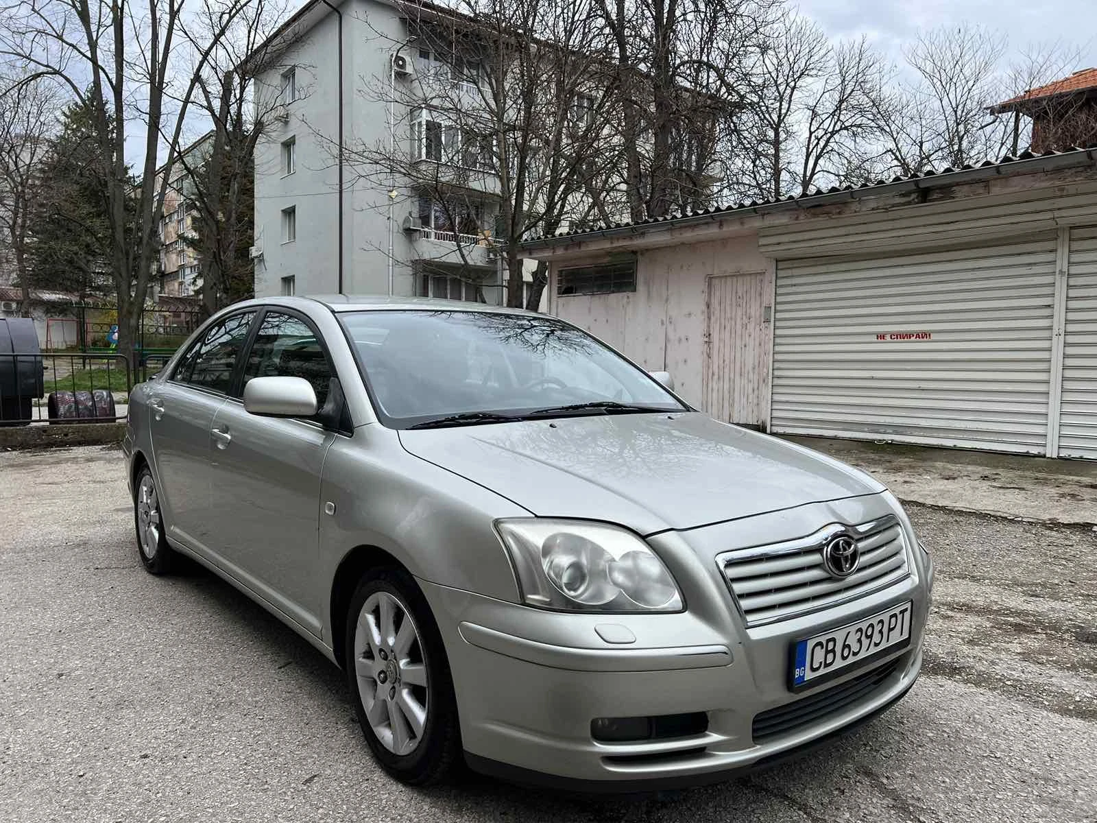 Toyota Avensis 2.0, снимка 2 - Автомобили и джипове - 54061815