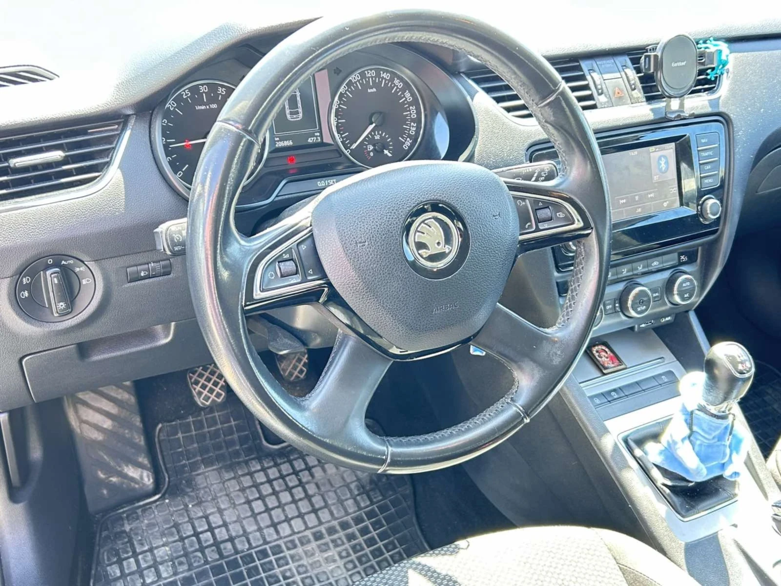 Skoda Octavia, снимка 6 - Автомобили и джипове - 54155057