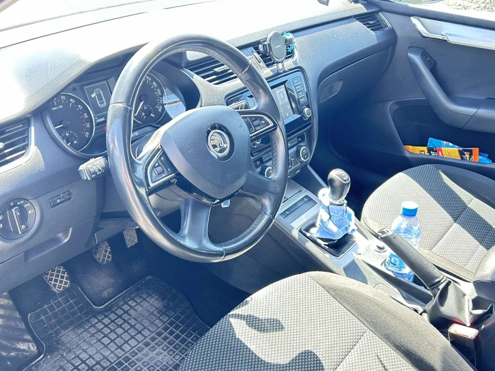 Skoda Octavia, снимка 8 - Автомобили и джипове - 54155057