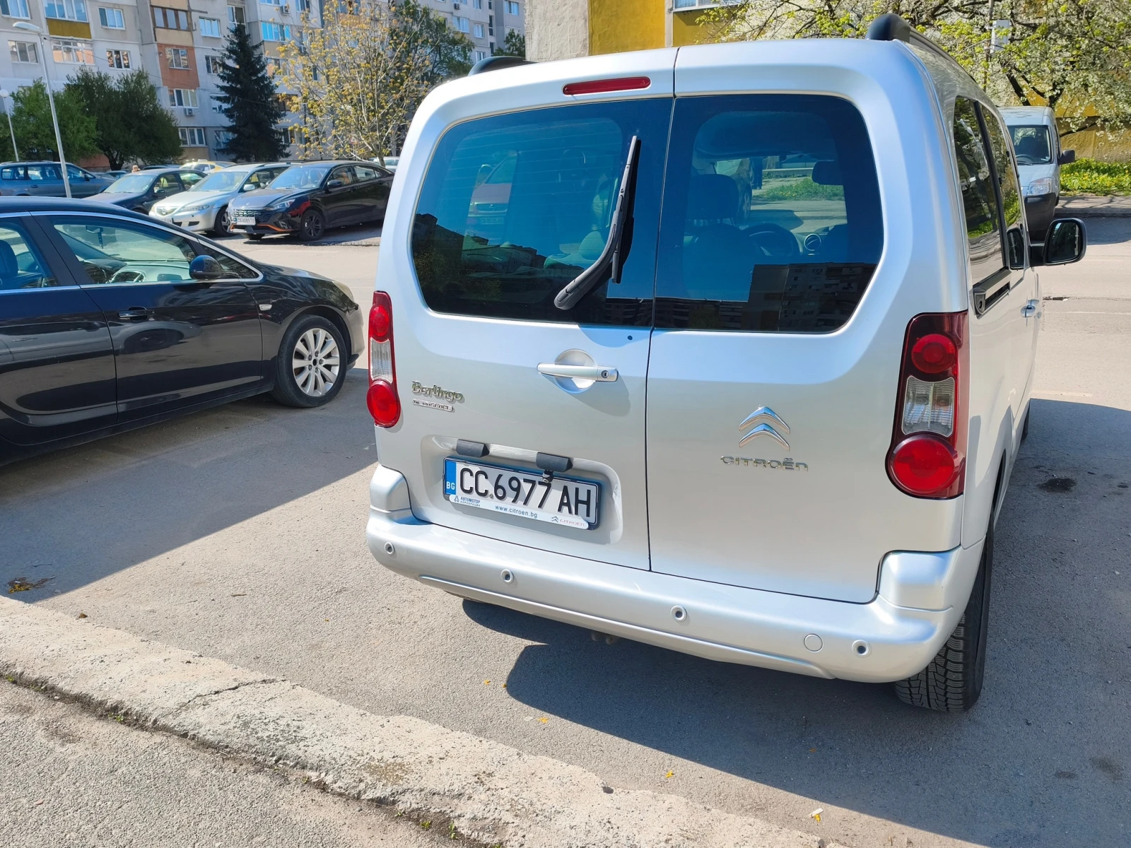 Citroen Berlingo 1.6HDI, снимка 5 - Автомобили и джипове - 54302604