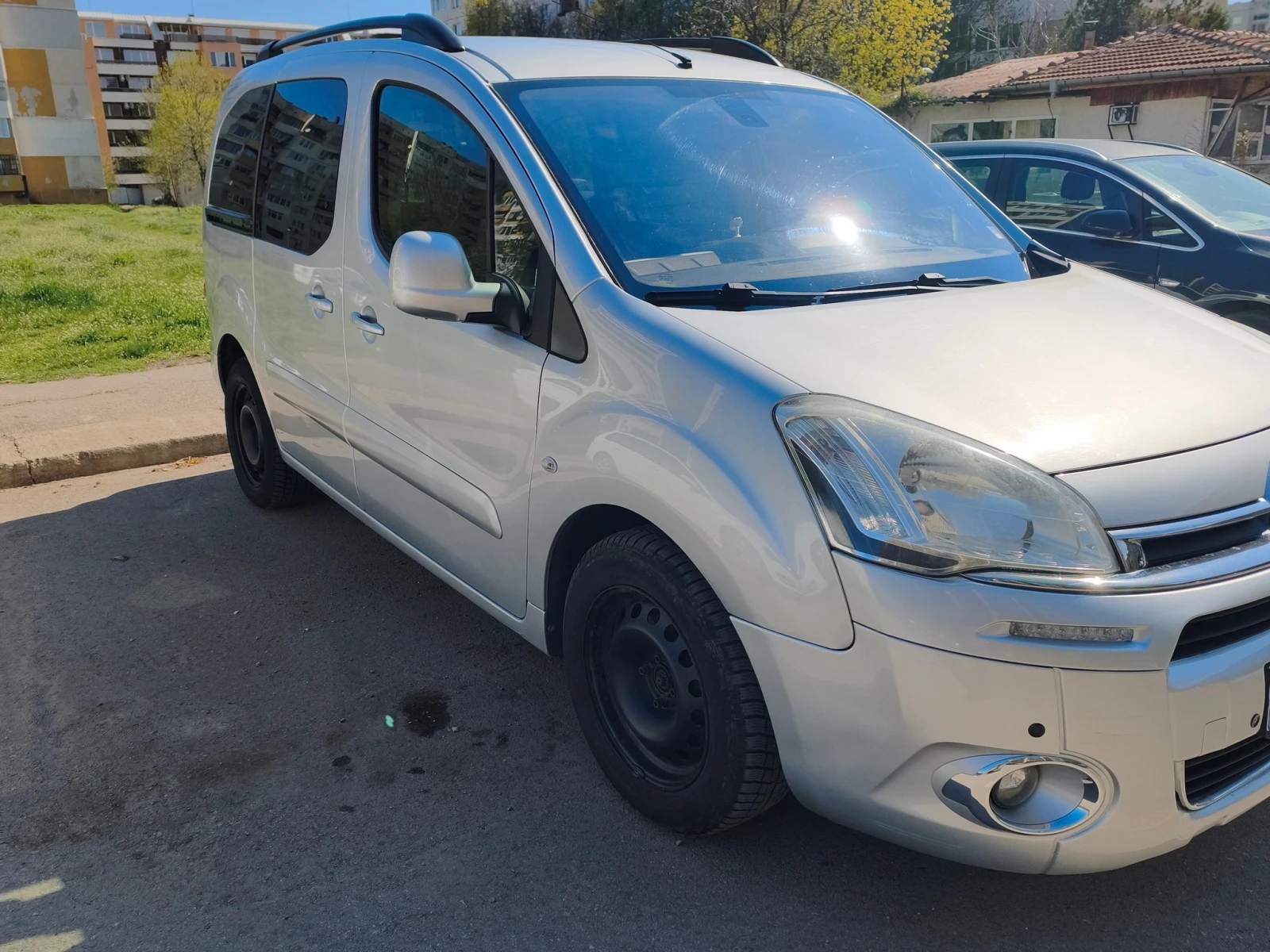 Citroen Berlingo 1.6HDI, снимка 3 - Автомобили и джипове - 54302604