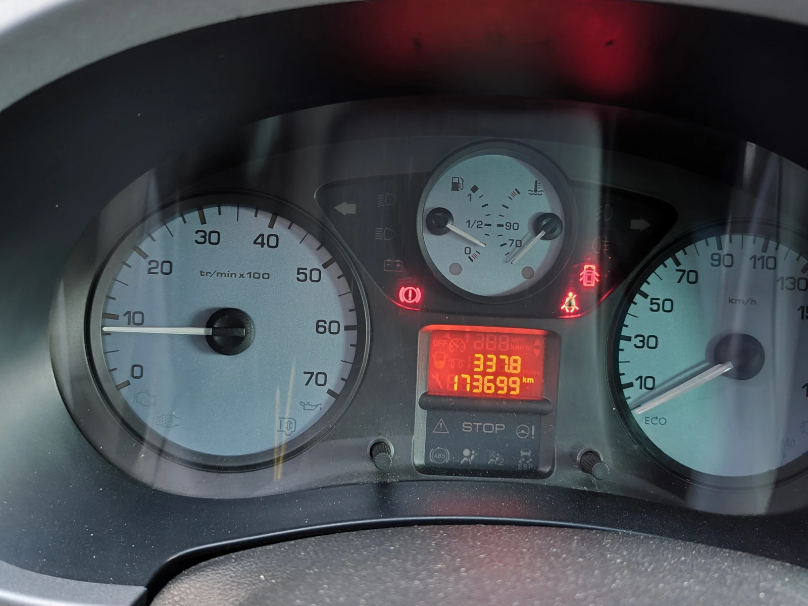 Citroen Berlingo 1.6HDI, снимка 7 - Автомобили и джипове - 54302604