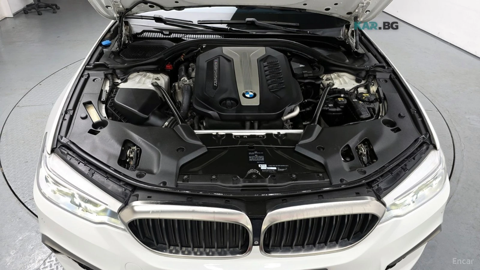 BMW 550 D / XDRIVE / M PKG / BOWERS / ОБДУХ / DISTRONIC  , снимка 6 - Автомобили и джипове - 54670232