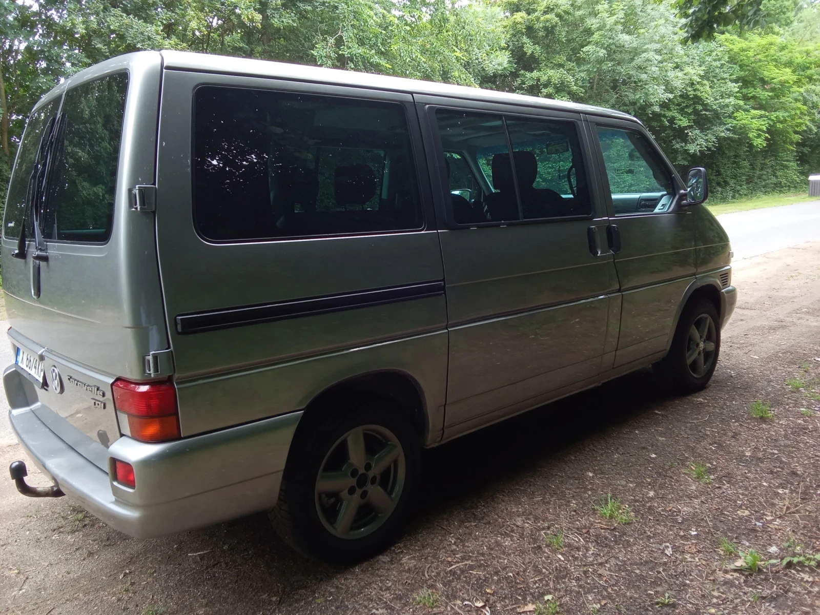 VW Multivan 2.5 TDI, снимка 5 - Автомобили и джипове - 54777702