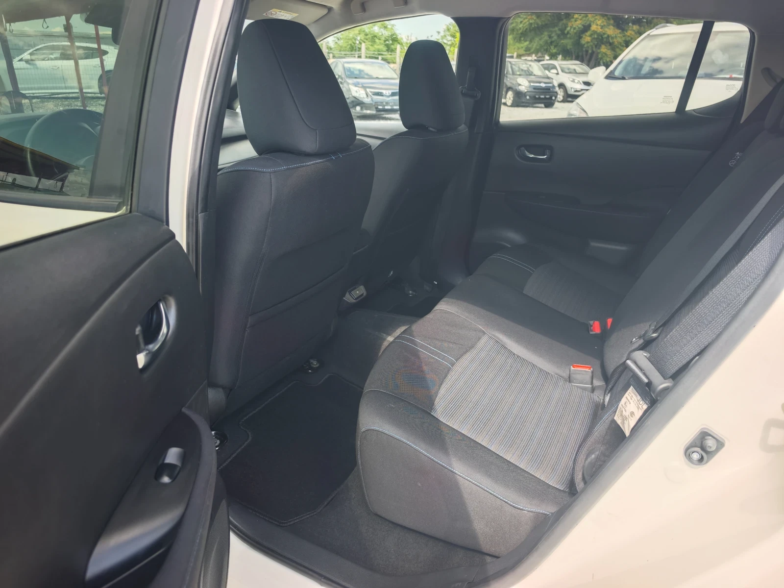 Nissan Leaf  62KWH, снимка 10 - Автомобили и джипове - 54971171