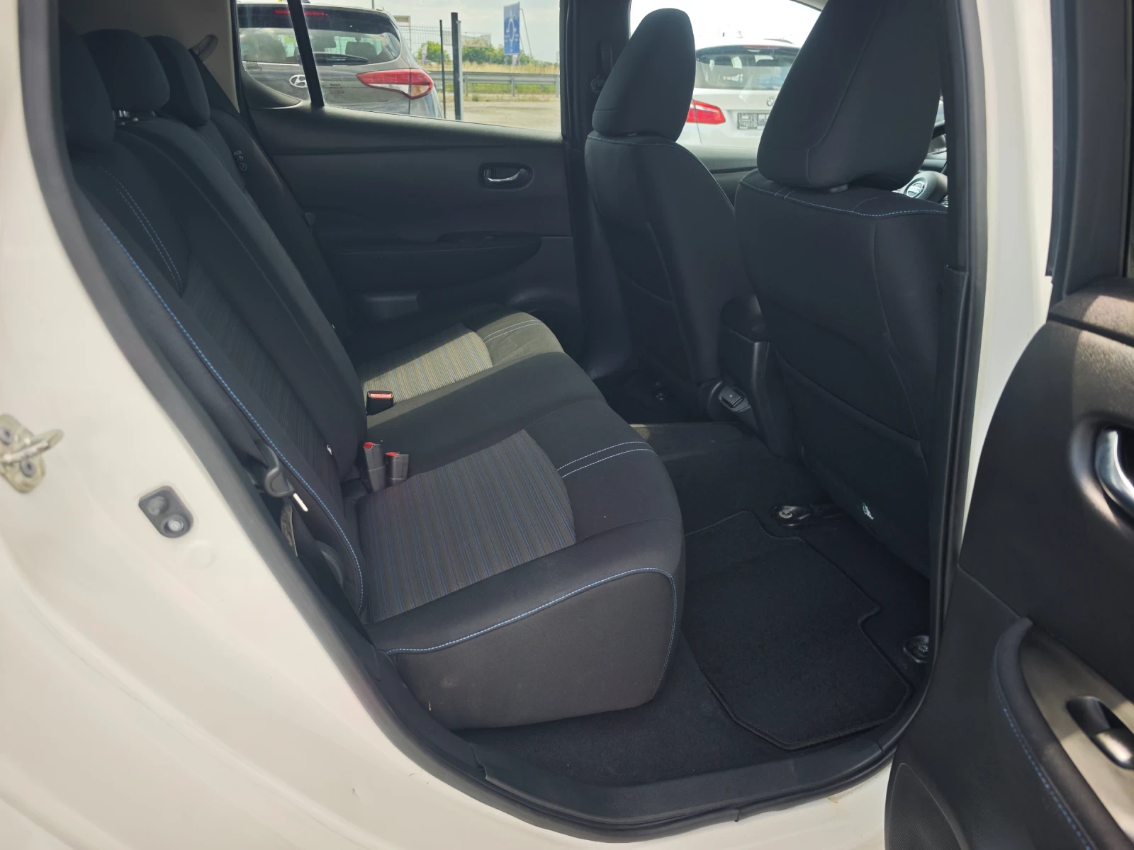 Nissan Leaf  62KWH, снимка 11 - Автомобили и джипове - 54971171