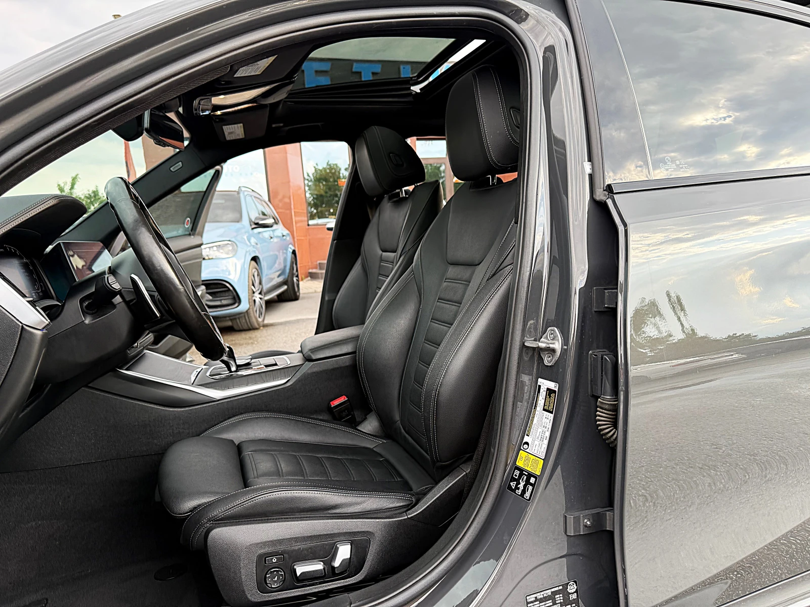BMW 340 85400км-M Paket-Head Up-360Kameri-Harman Kardon-!!, снимка 9 - Автомобили и джипове - 55079103