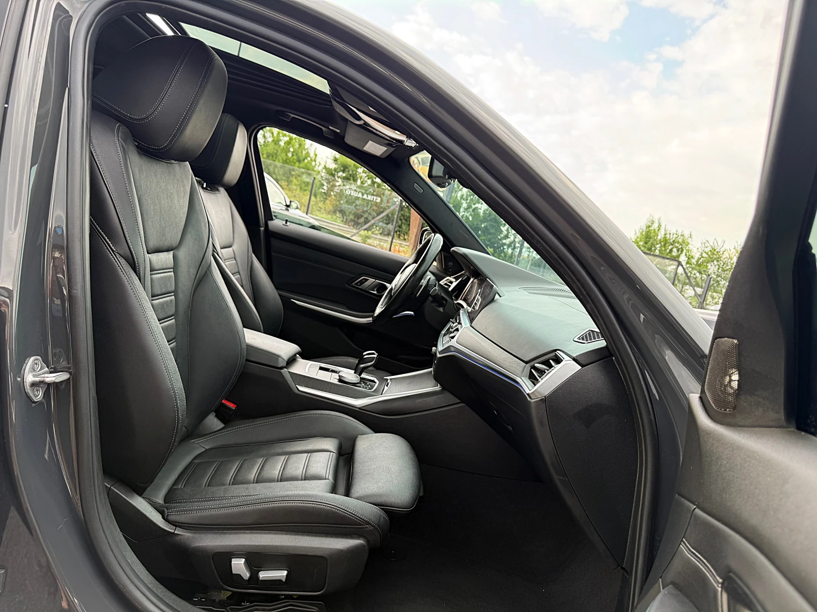 BMW 340 85400км-M Paket-Head Up-360Kameri-Harman Kardon-!!, снимка 12 - Автомобили и джипове - 55079103