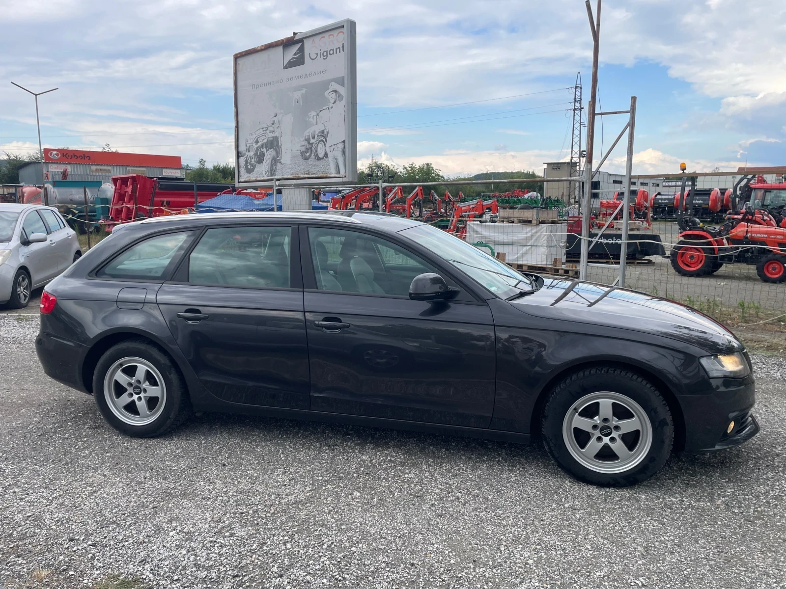 Audi A4 2.0 TDI S-Line 143кс, снимка 8 - Автомобили и джипове - 55415593