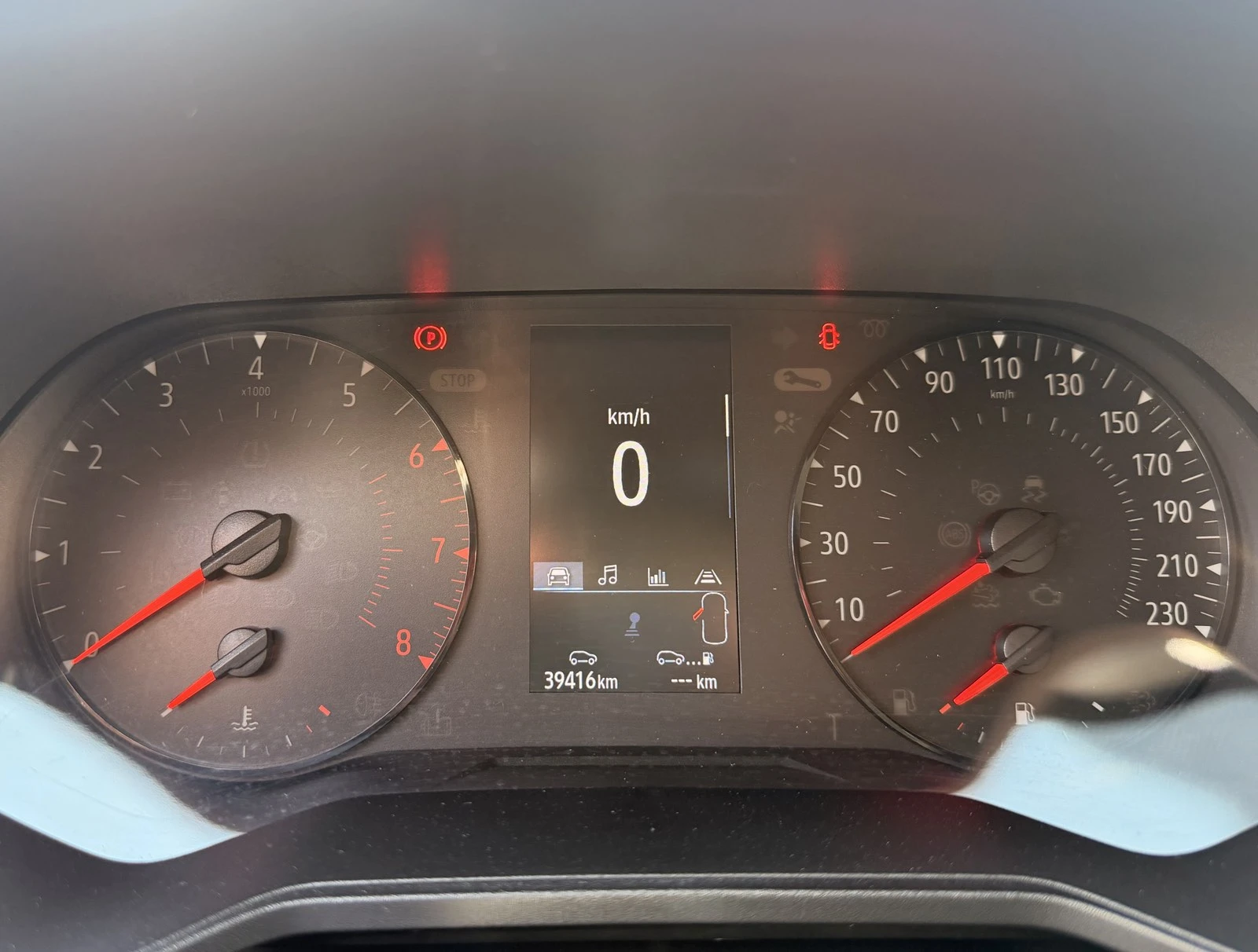 Renault Clio 1.0 TCe/90 к.с, снимка 11 - Автомобили и джипове - 55626733