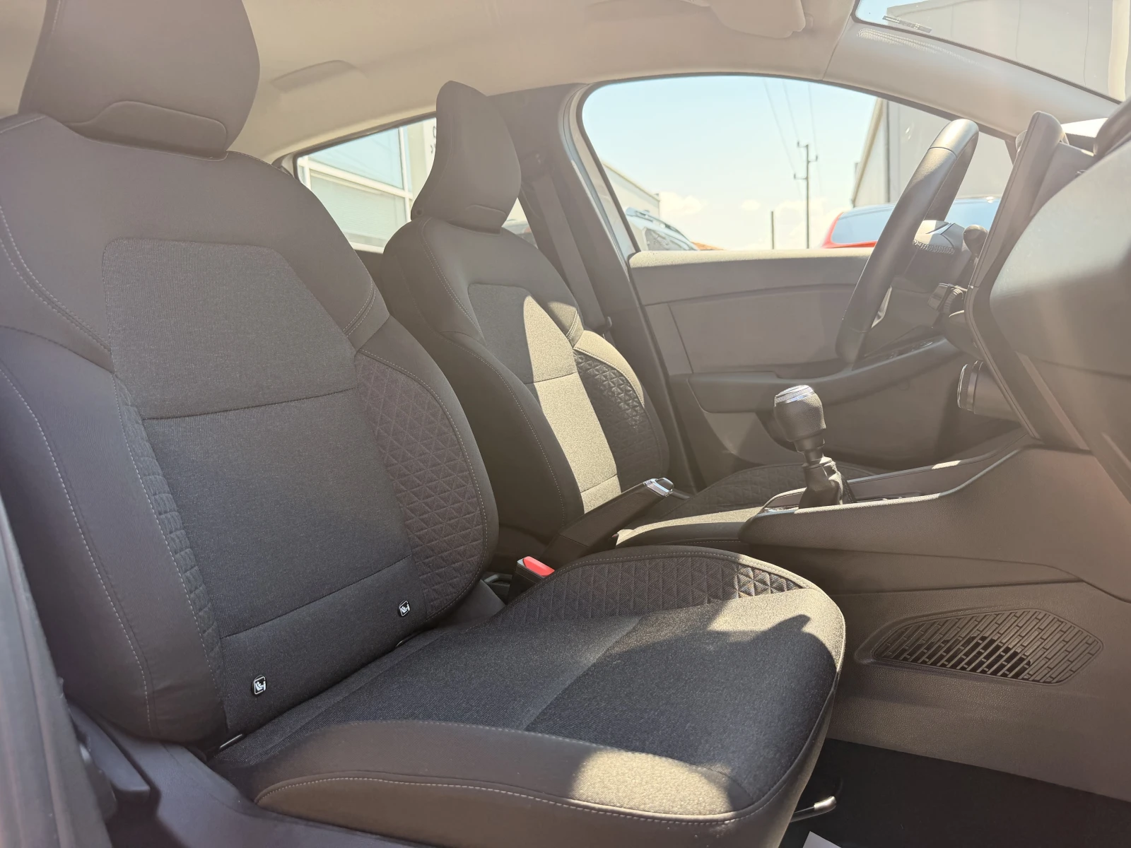 Renault Clio 1.0 TCe/90 к.с, снимка 14 - Автомобили и джипове - 55626733