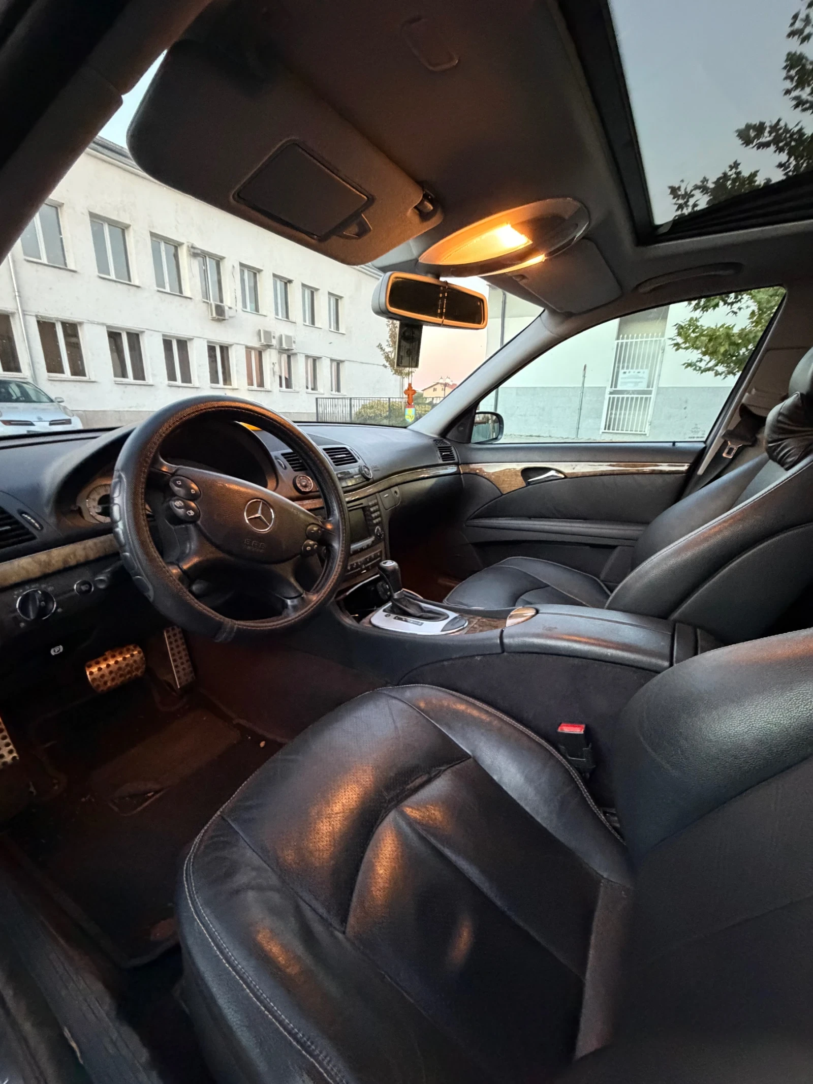 Mercedes-Benz E 280, снимка 7 - Автомобили и джипове - 56342194