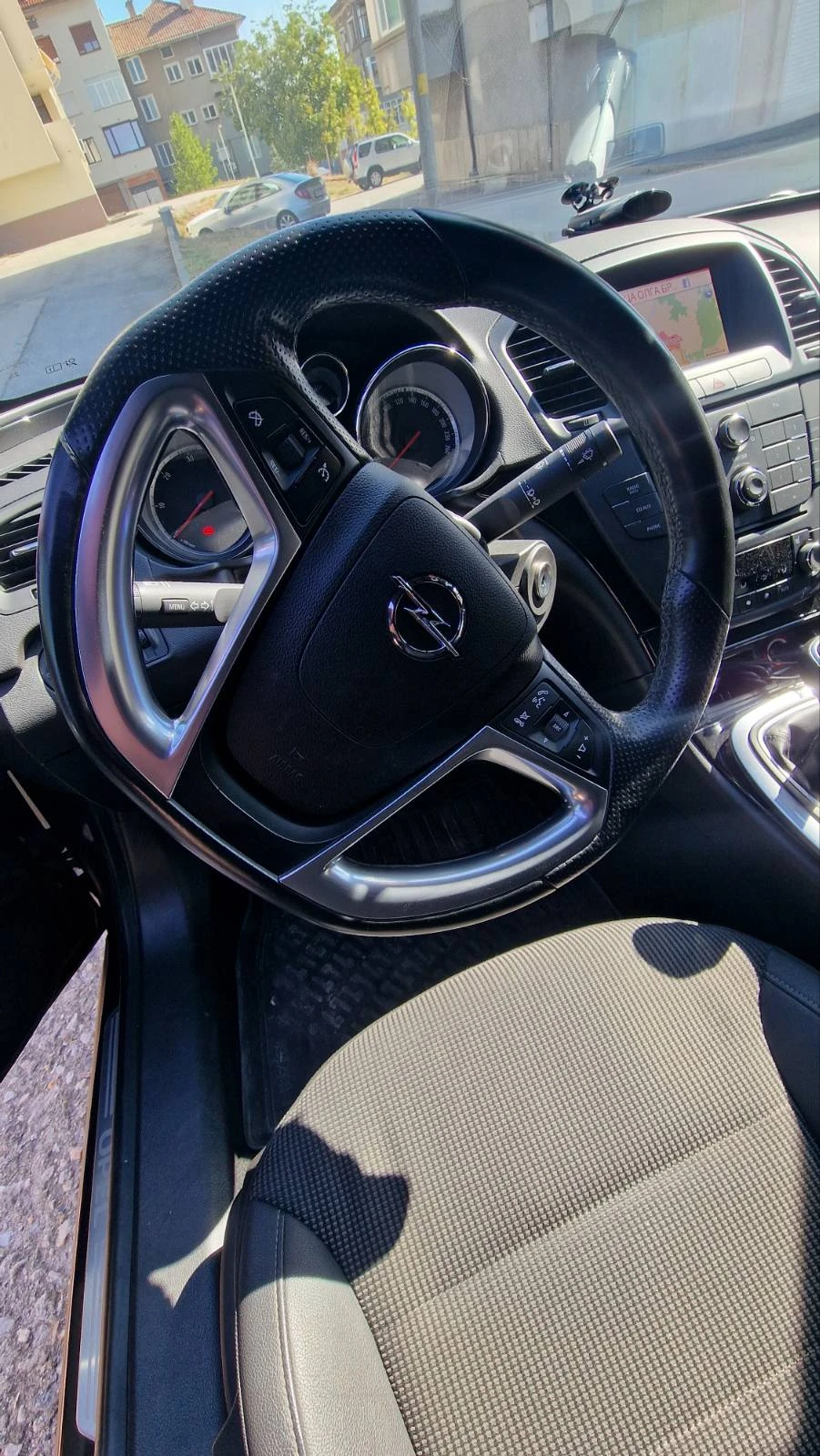 Opel Insignia 2.0 CDTI, снимка 10 - Автомобили и джипове - 56350736