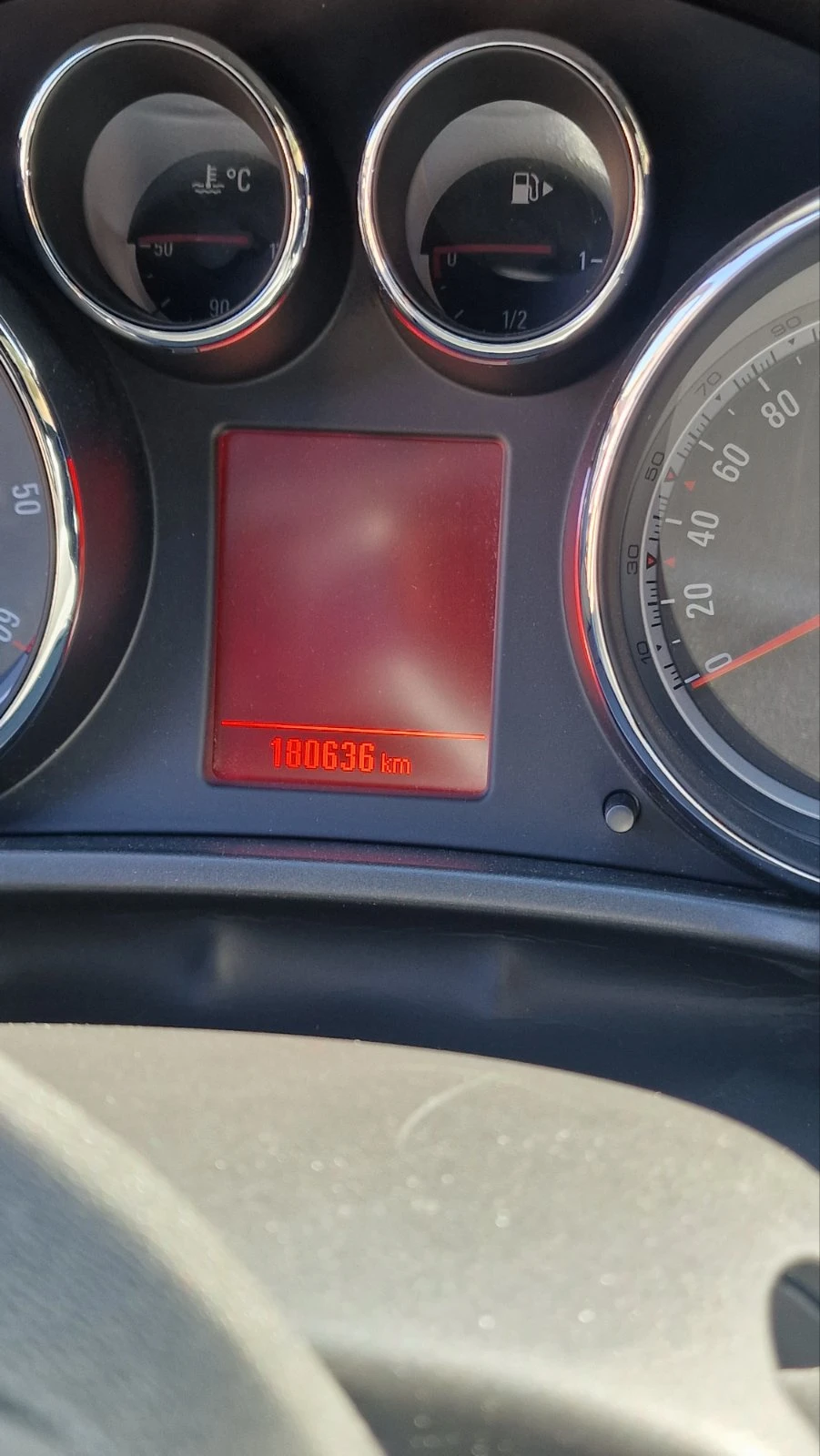 Opel Insignia 2.0 CDTI, снимка 12 - Автомобили и джипове - 56350736